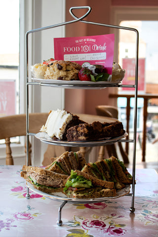 Afternoon Tea Stands with Plates (hire)